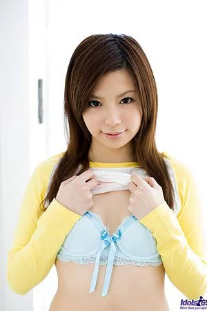 We love to write about delicious Asian babes like Riri Kuribayashi. She is the bomb.