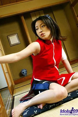 Sassy Asian gadget Saeki Mai is showing the wide spread and erotic cameltoe