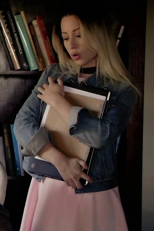 Goldie Glock gets a sticky reward after servicing thick dick