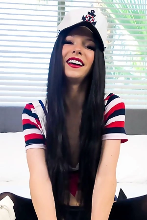 Dark-haired nymph Kenzie Reeves serves hard cock in POV