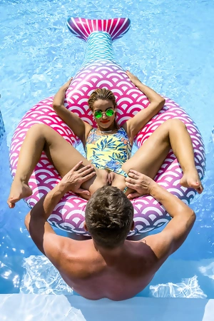 Hot blondie Cherry Kiss gets fucked with her swimsuit on