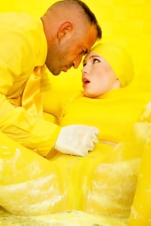 Tattooed blondie Mimi Cica gets deeply fucked after receiving oral