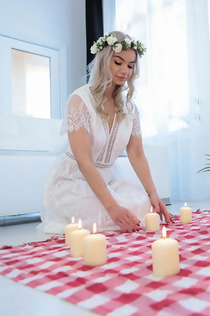 Sexy blonde MILF Angelica Coralvine cheats on her husband