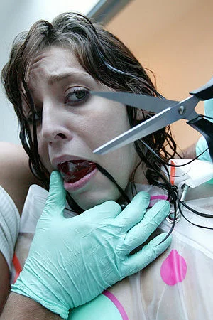 Helpless girl Gracie Glam gives water bondage and water torture a try in the bathtub