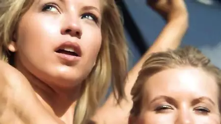 Two naked blondes Jenni Gregg and Heather Lightspeed are naked in the hot desert