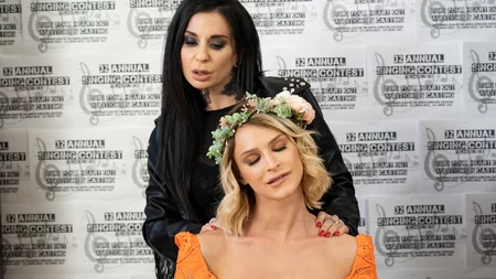 Emma Hix and Joanna Angel sweet lesbian sex