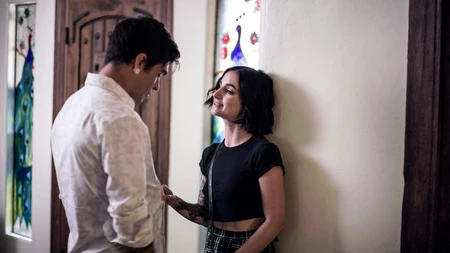 Stevie Moon rides hard pecker after receiving oral