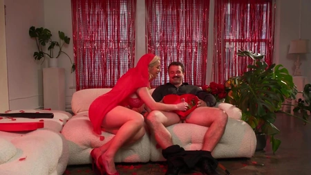 Juggy blonde MYLF Spencer Scott blows and rides her young lover on the couch