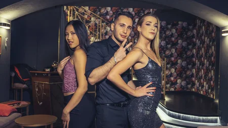 Alexis Crystal shares thick throbbing cock with her Asian friend